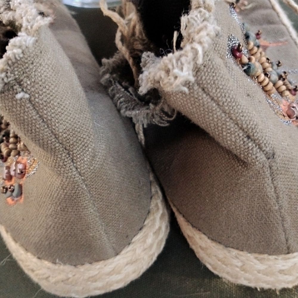 Wild Rose Embroidered Sneakers - Picture 7 of 11